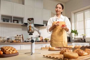 ra mắt insta360 flow 2