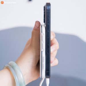 Insta360 Snap (Selfie Screen with Light)