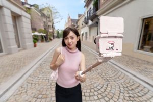insta360 go ultra Hello Kitty